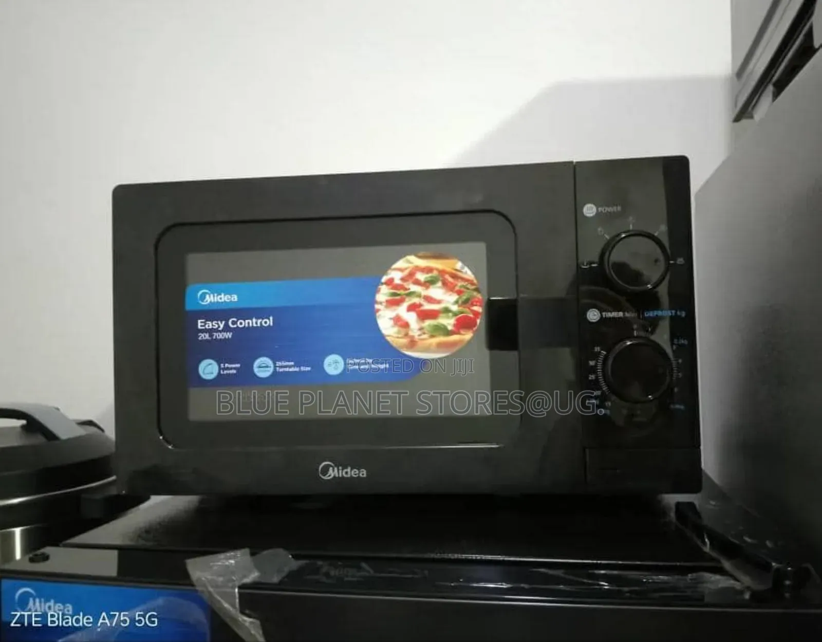 Midea 20litres Solo Microwave Ovens \\ 700w \\ Mm7p012mz-B