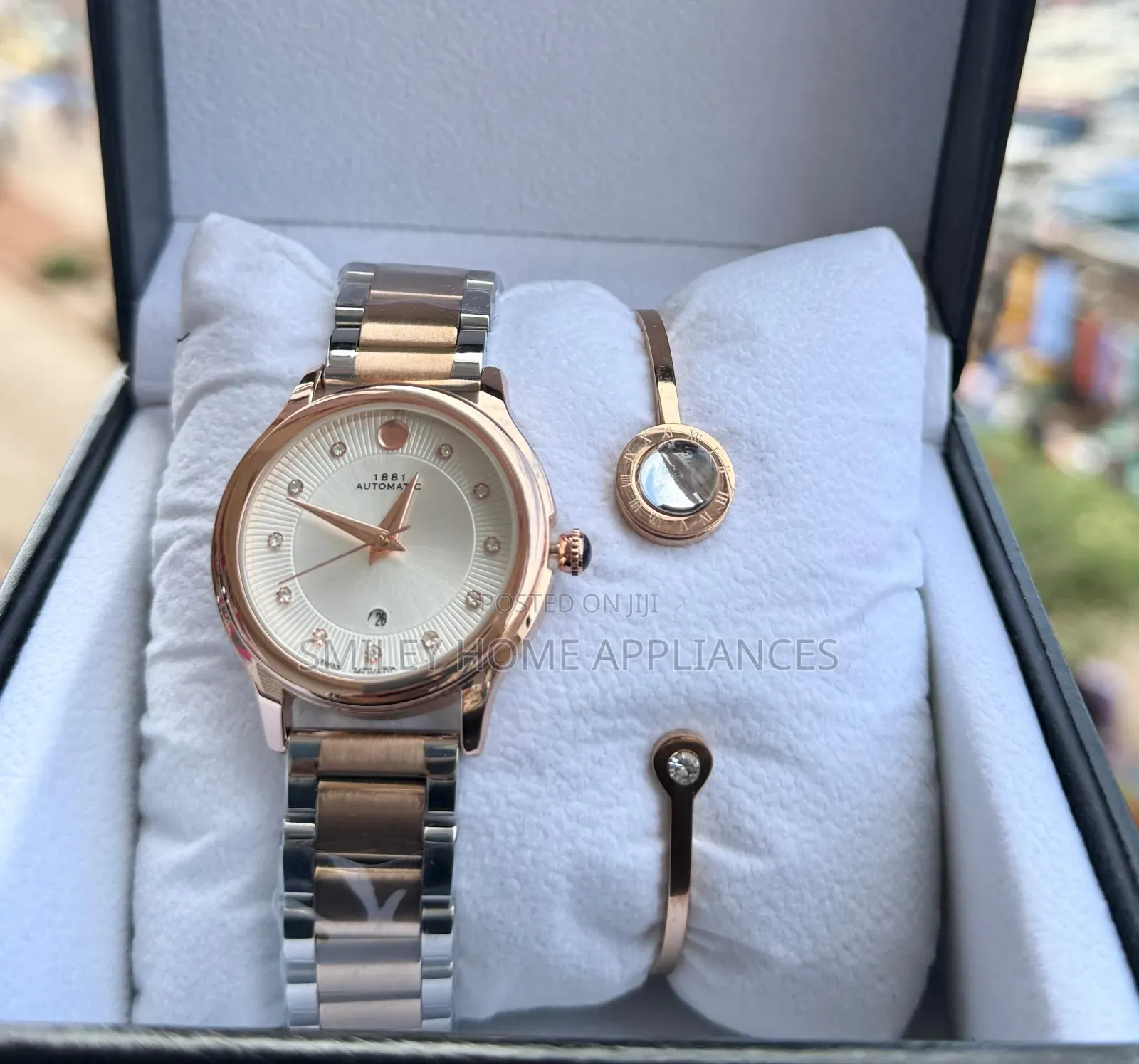 1881 Automatic Beautiful Ladies Wrist Watch With a Bracelet