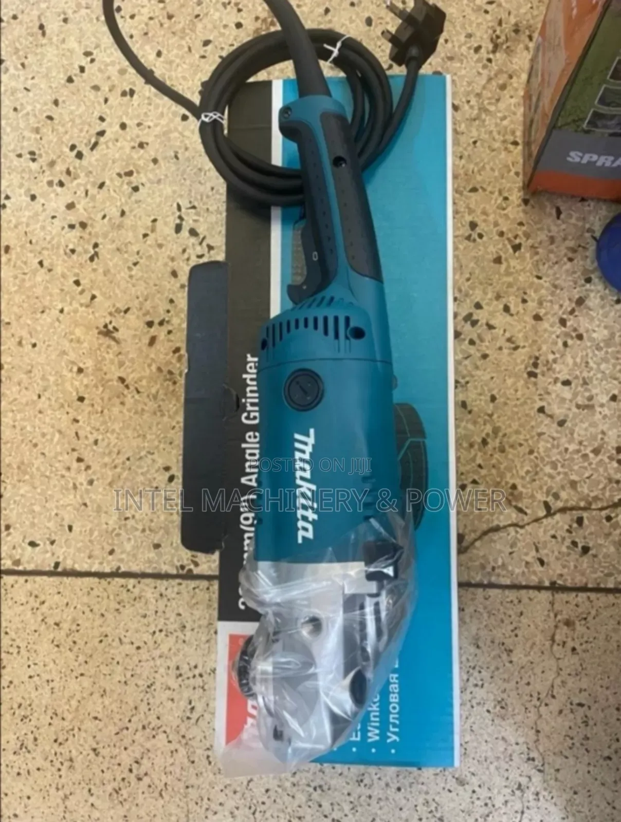 Makita Ga 9020 Angle Grinder