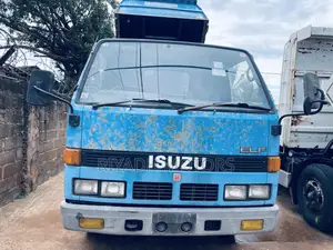 Isuzu Dumper