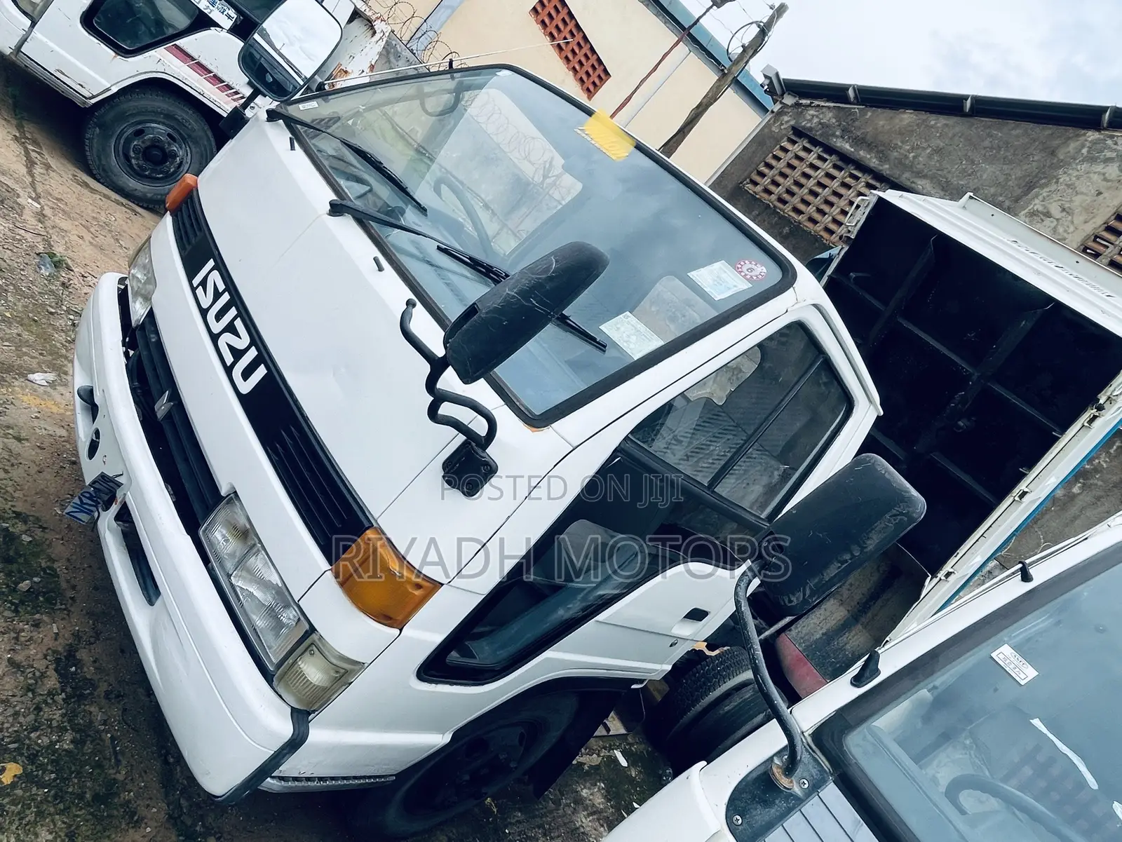 Isuzu Dumper Single Light