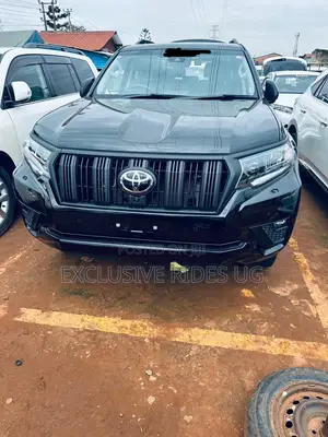 Toyota Land Cruiser Prado 2023 Black