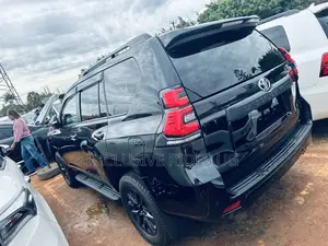 Toyota Land Cruiser Prado 2023 Black