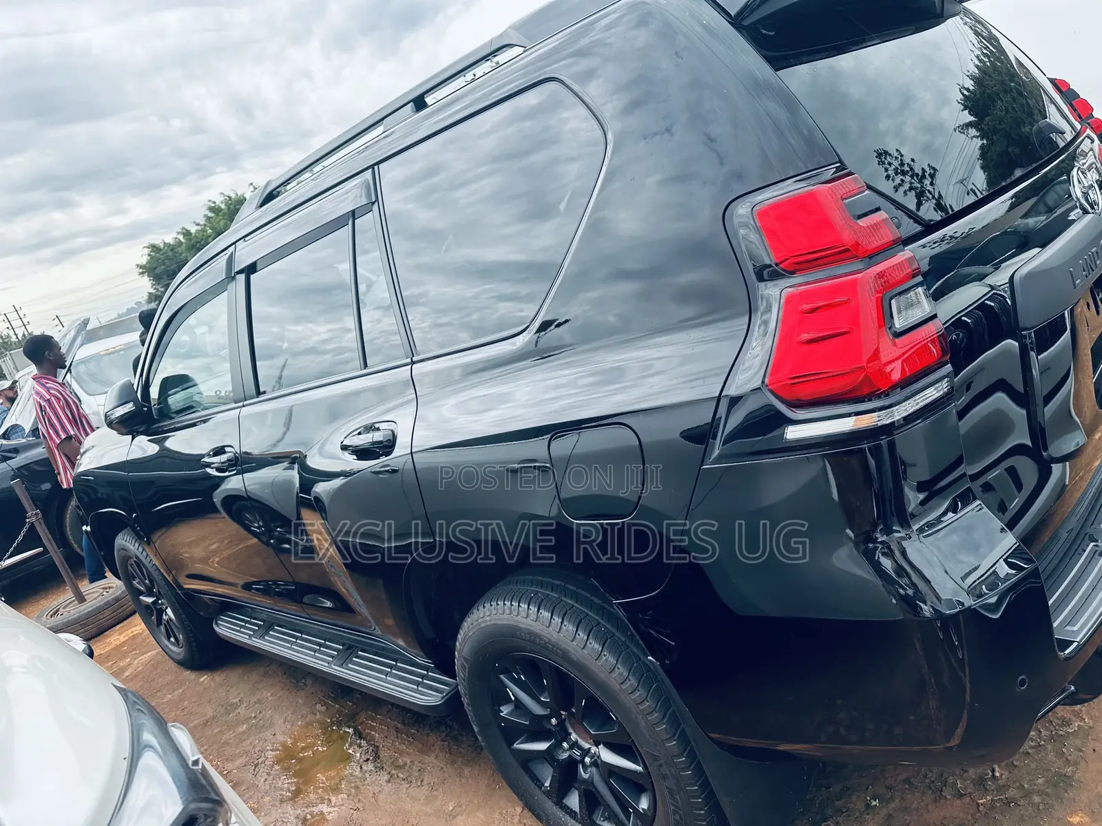 Toyota Land Cruiser Prado 2023 Black