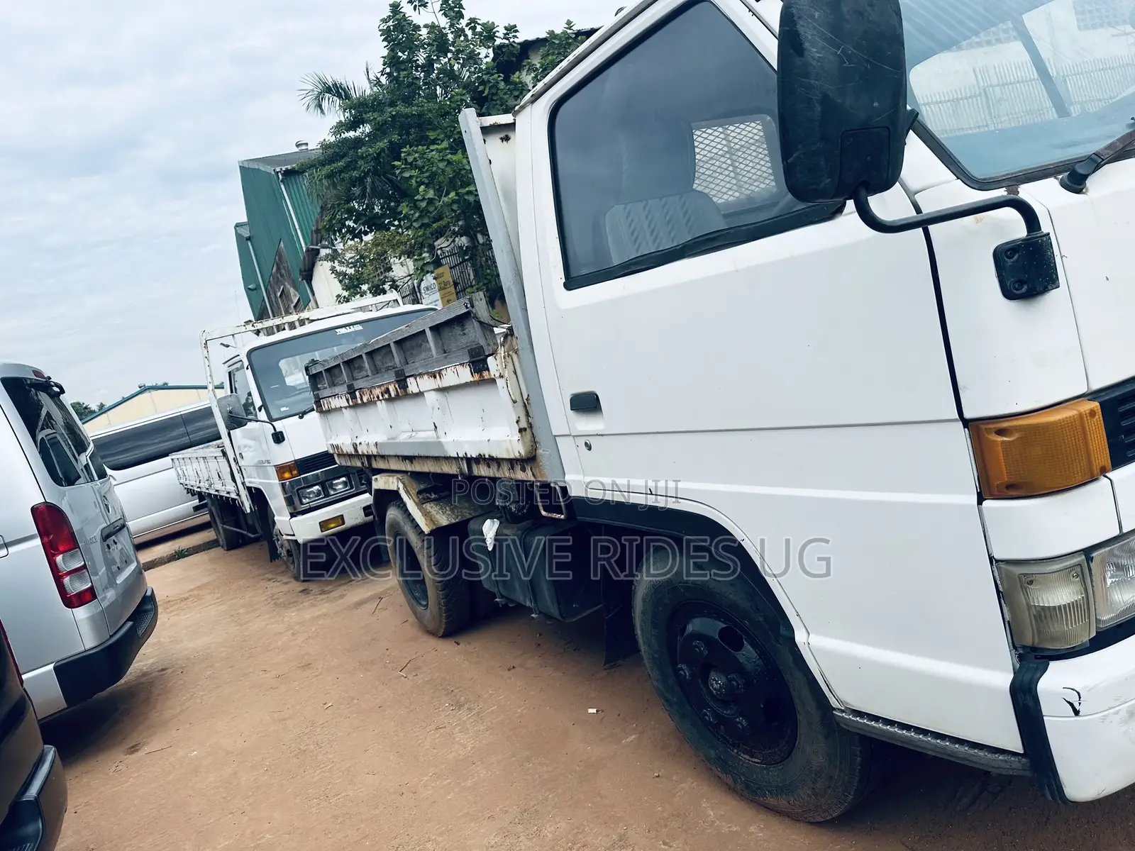 Isuzu Elf Tipper 1999 White