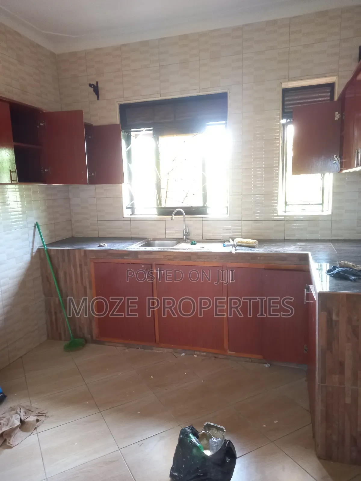 2bdrm Bungalow in Kira Mamerito Road, Central Division for rent