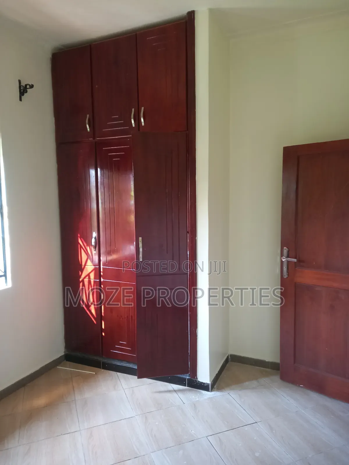 2bdrm Bungalow in Kira Mamerito Road, Central Division for rent