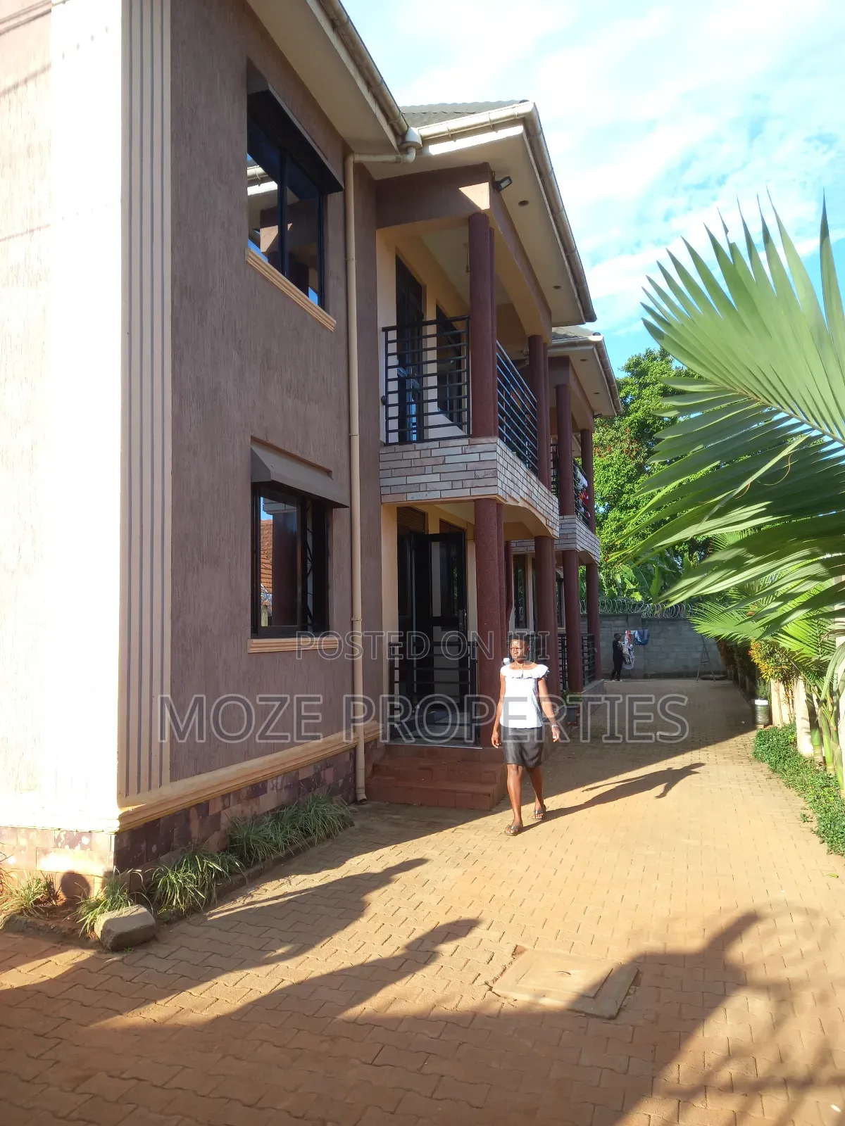 2bdrm Bungalow in Kira Mamerito Road, Central Division for rent
