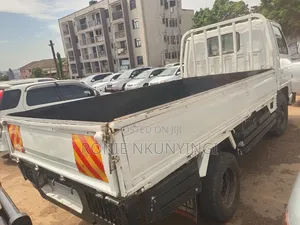 Isuzu Elf Truck