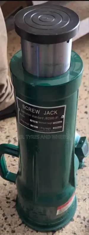 Screw Jack We Have It in 16 Ton and 32 Ton.