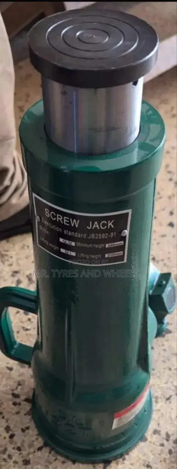 Screw Jack We Have It in 16 Ton and 32 Ton.