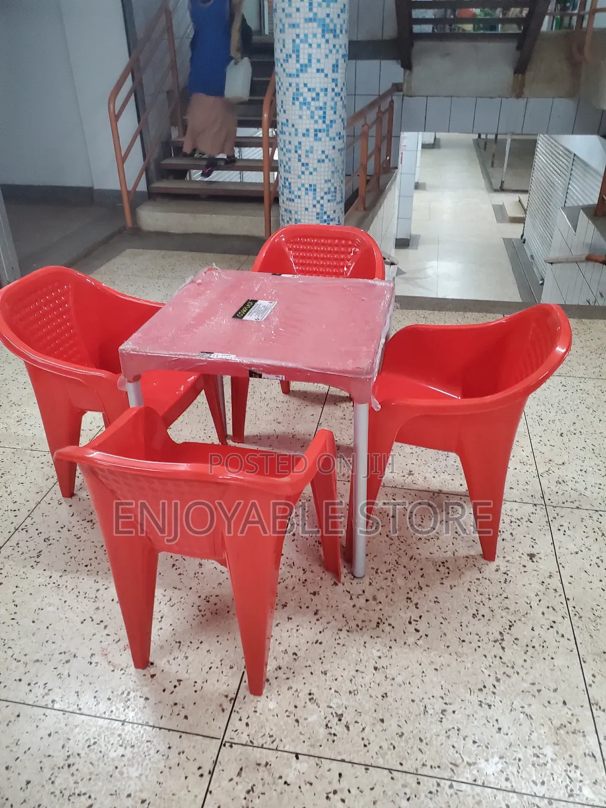 Red Plastictable and Chairs Set for Hotel/Beach/Bar