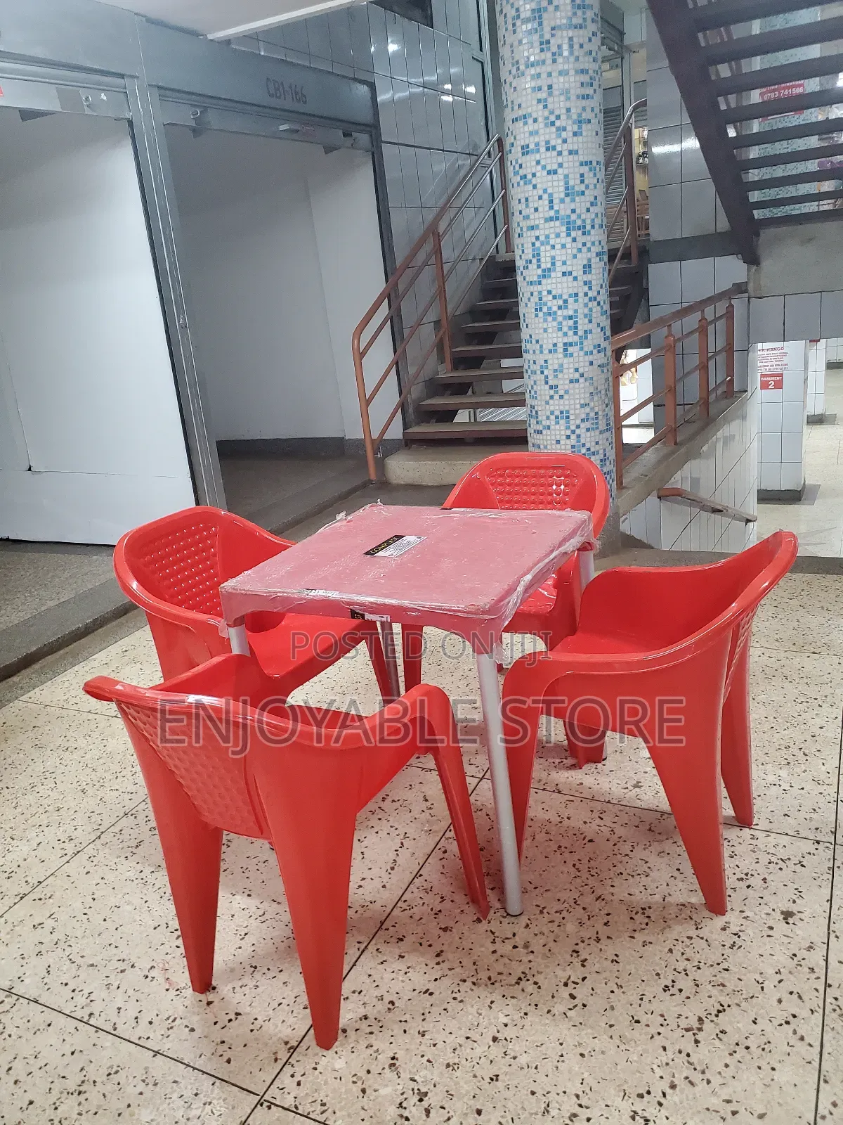Red Plastictable and Chairs Set for Hotel/Beach/Bar