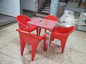 Red Plastictable and Chairs Set for Hotel/Beach/Bar