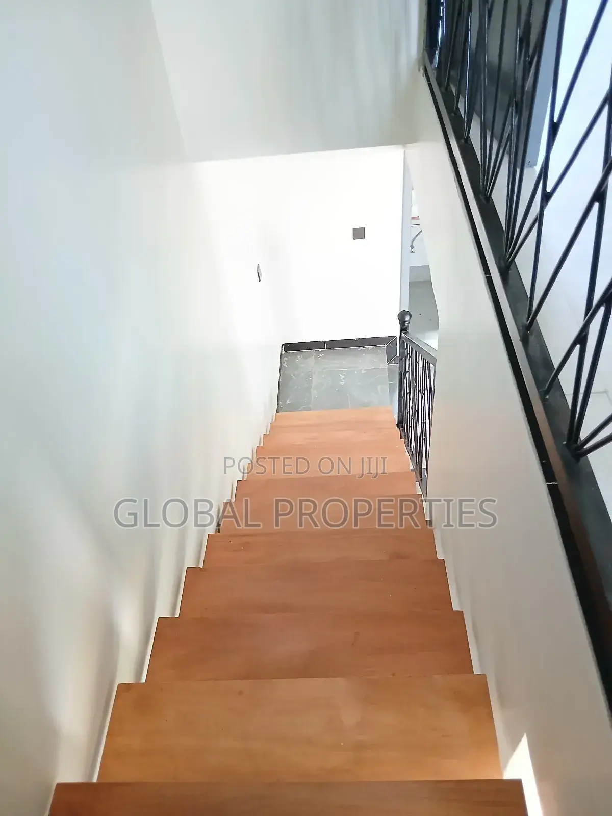 3bdrm Duplex in Naalya Estate, Central Division for rent