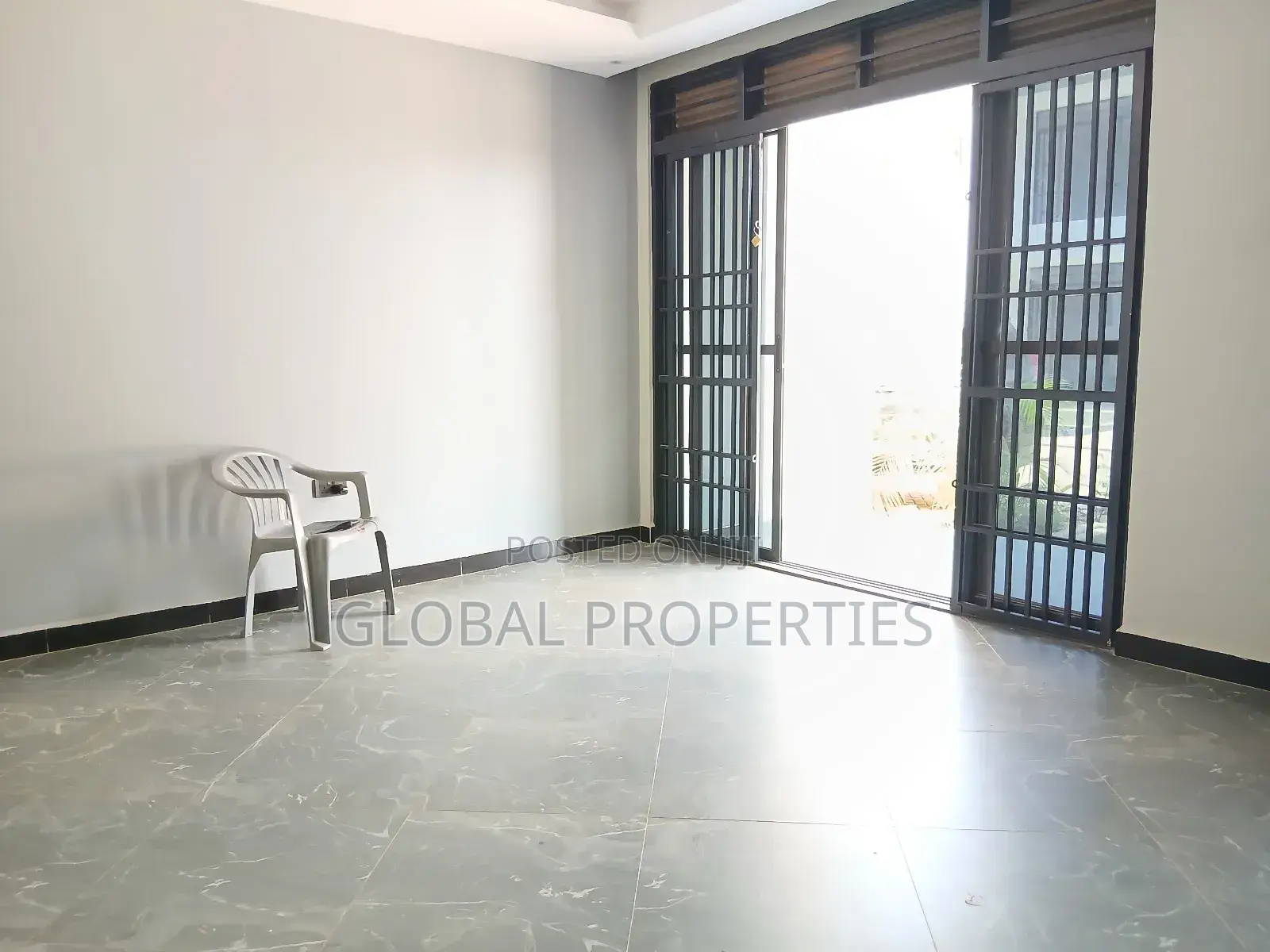 3bdrm Duplex in Naalya Estate, Central Division for rent