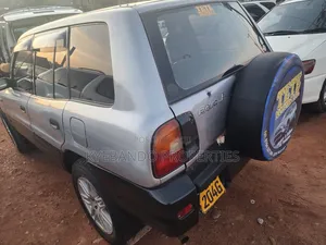 Toyota RAV4 Base 4x4 1999 Silver