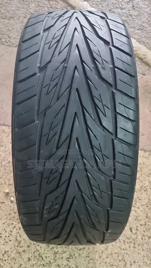 Photo - 265/40r22 Toyo Foreign Used Made in Japan