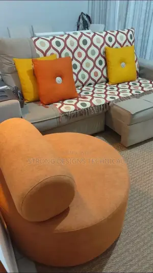 Round / Lounge Chair for Living Rooms/ Boutiques/ Reception