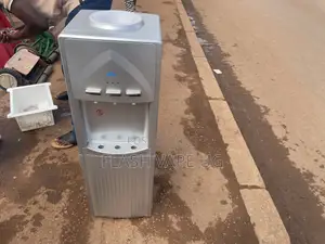 Adh Water Dispenser With Hot,Normalandcoldwater Compartments