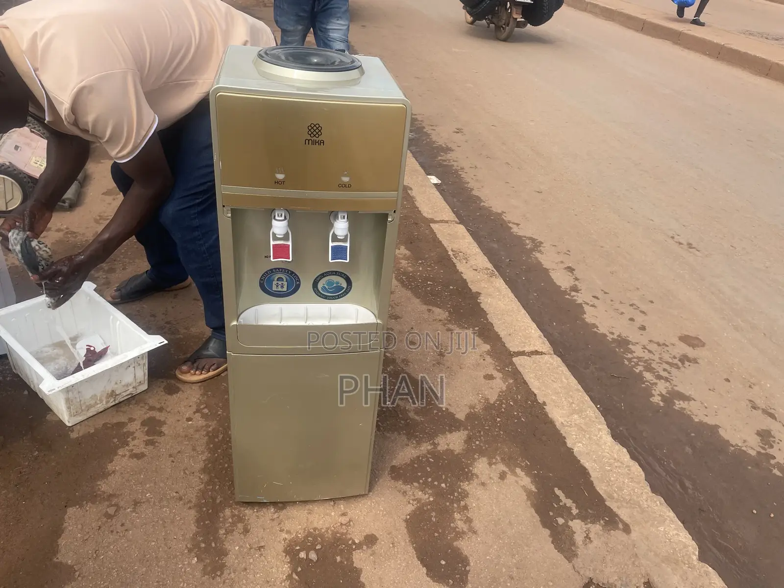 Mika Water Dispenser in Excellent Condition