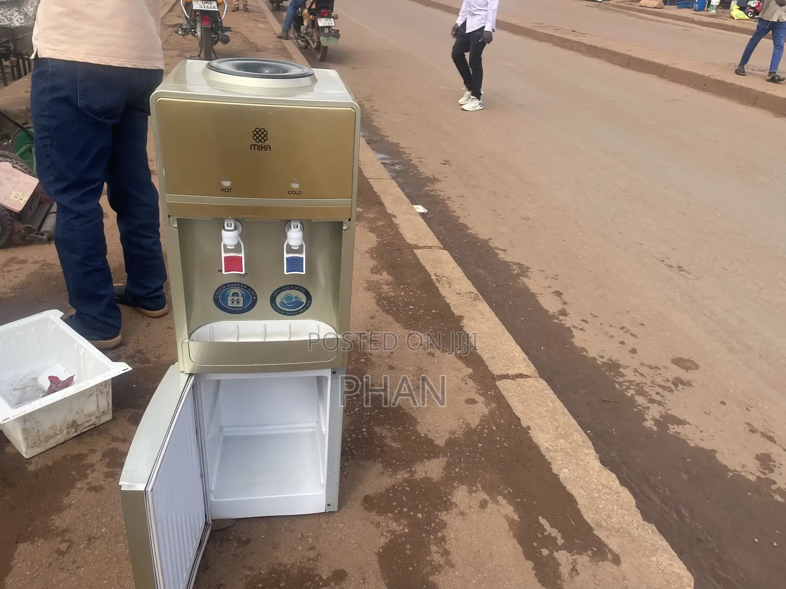 Mika Water Dispenser in Excellent Condition