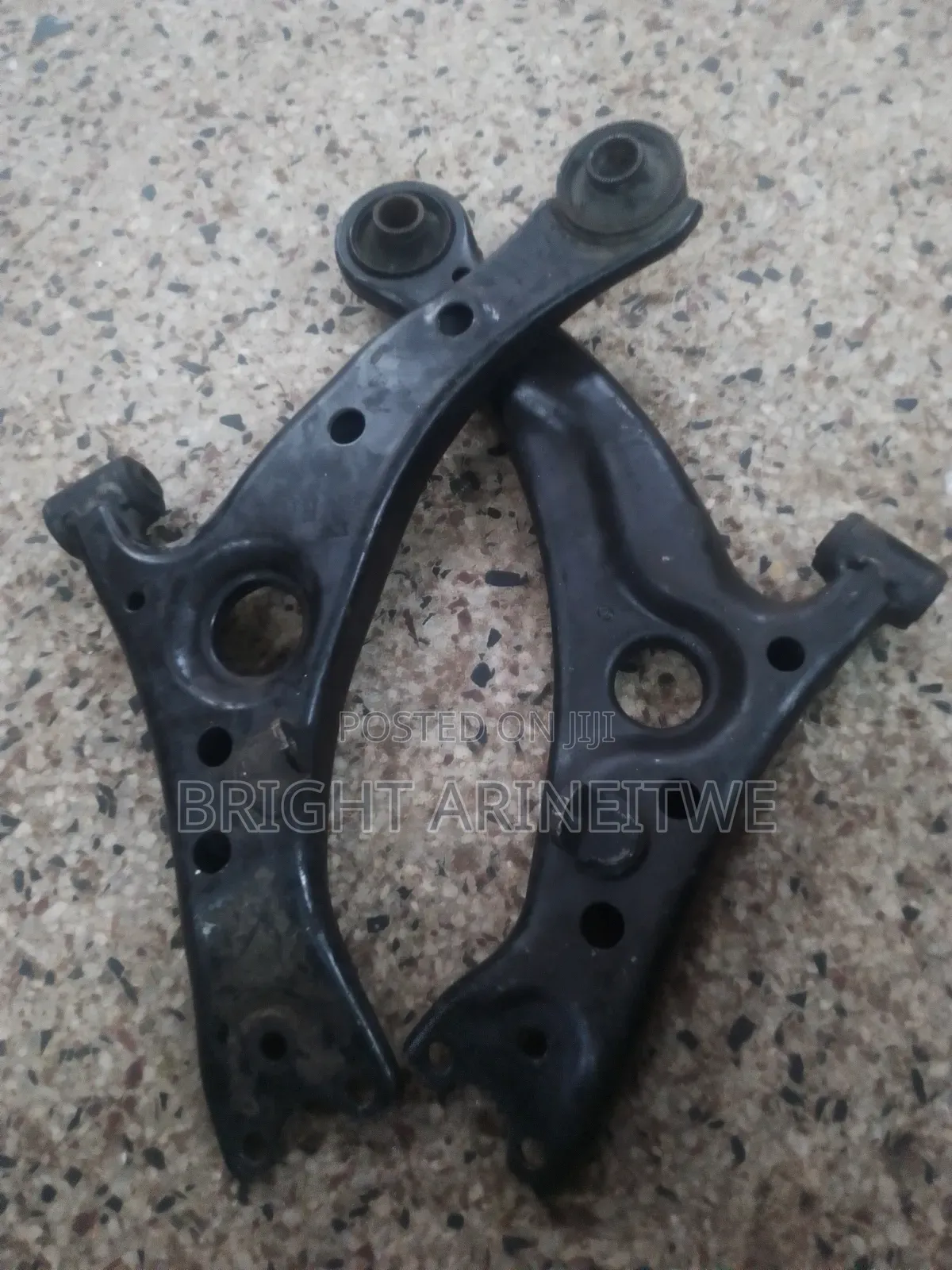Control Arms/Suspension Plates for Toyota Premio.