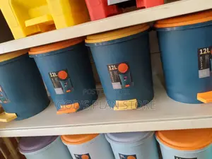 Plastic Step on Dust Bins 12litres