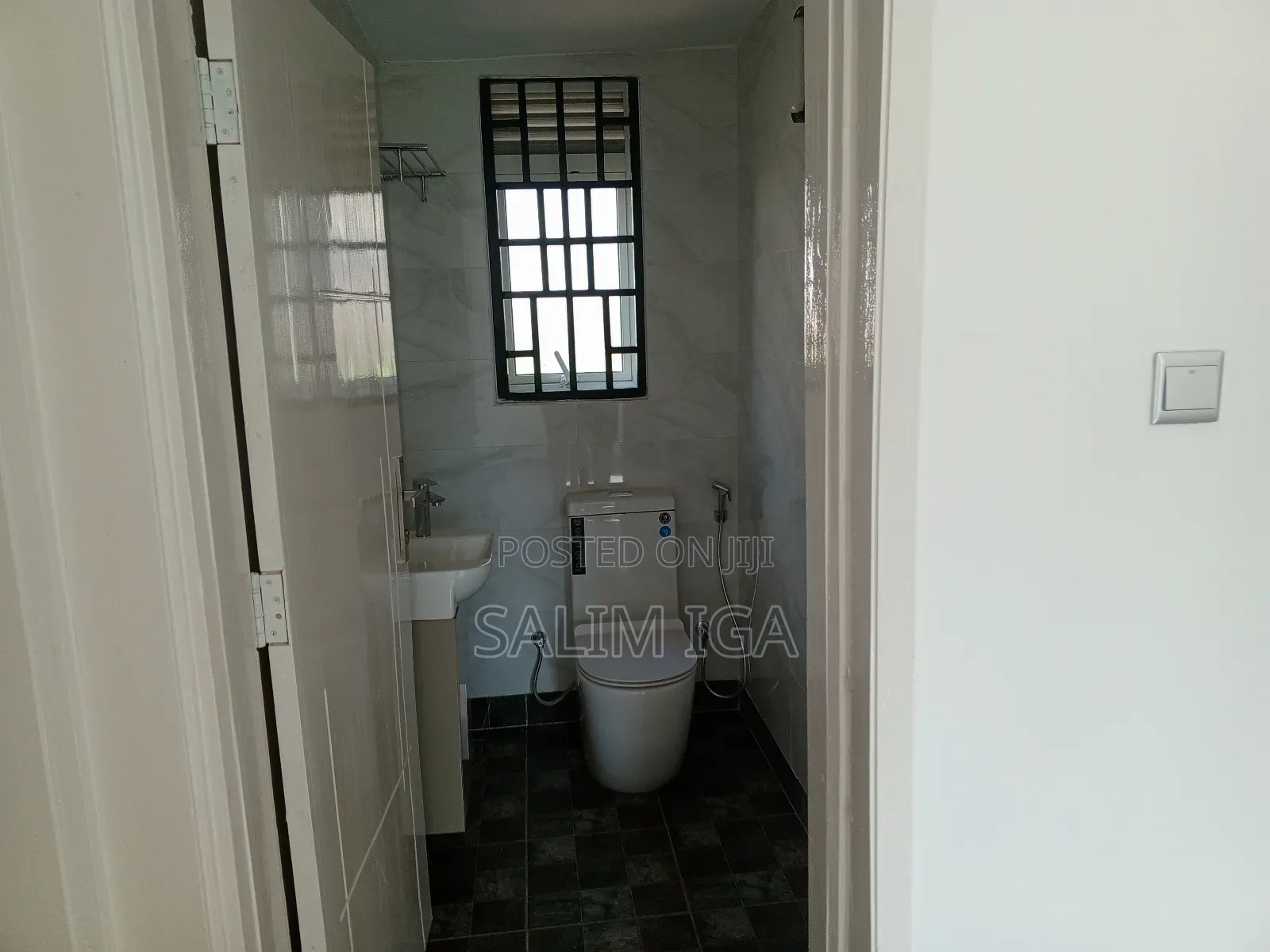 2bdrm Chalet in Kololo Property, Central Division for rent