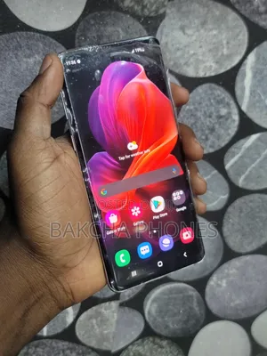 Photo - New Samsung Galaxy S10 128 GB White