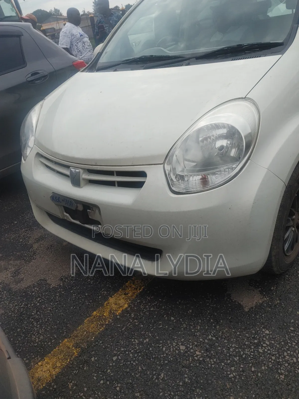 Toyota Passo 2011 Beige