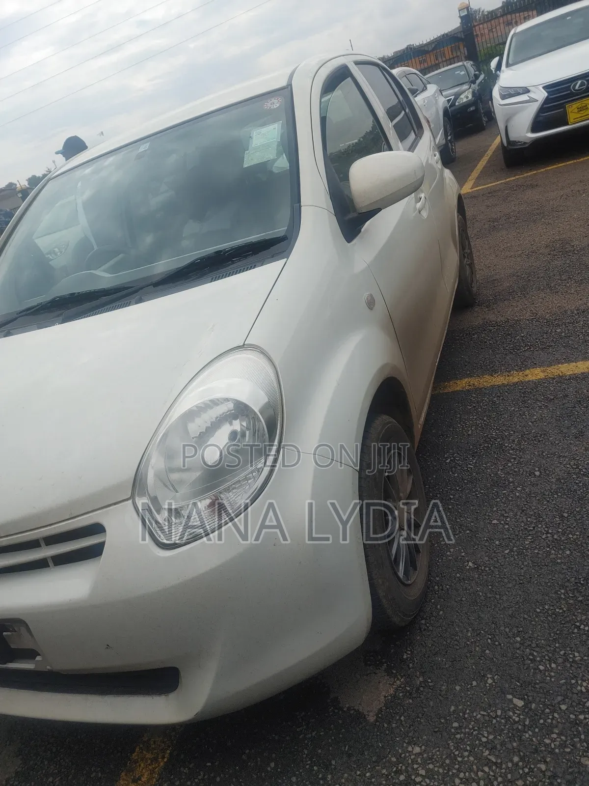 Toyota Passo 2011 Beige