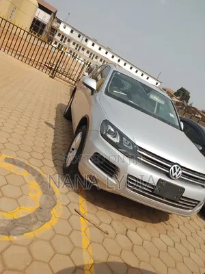Volkswagen Touareg 2012 Silver