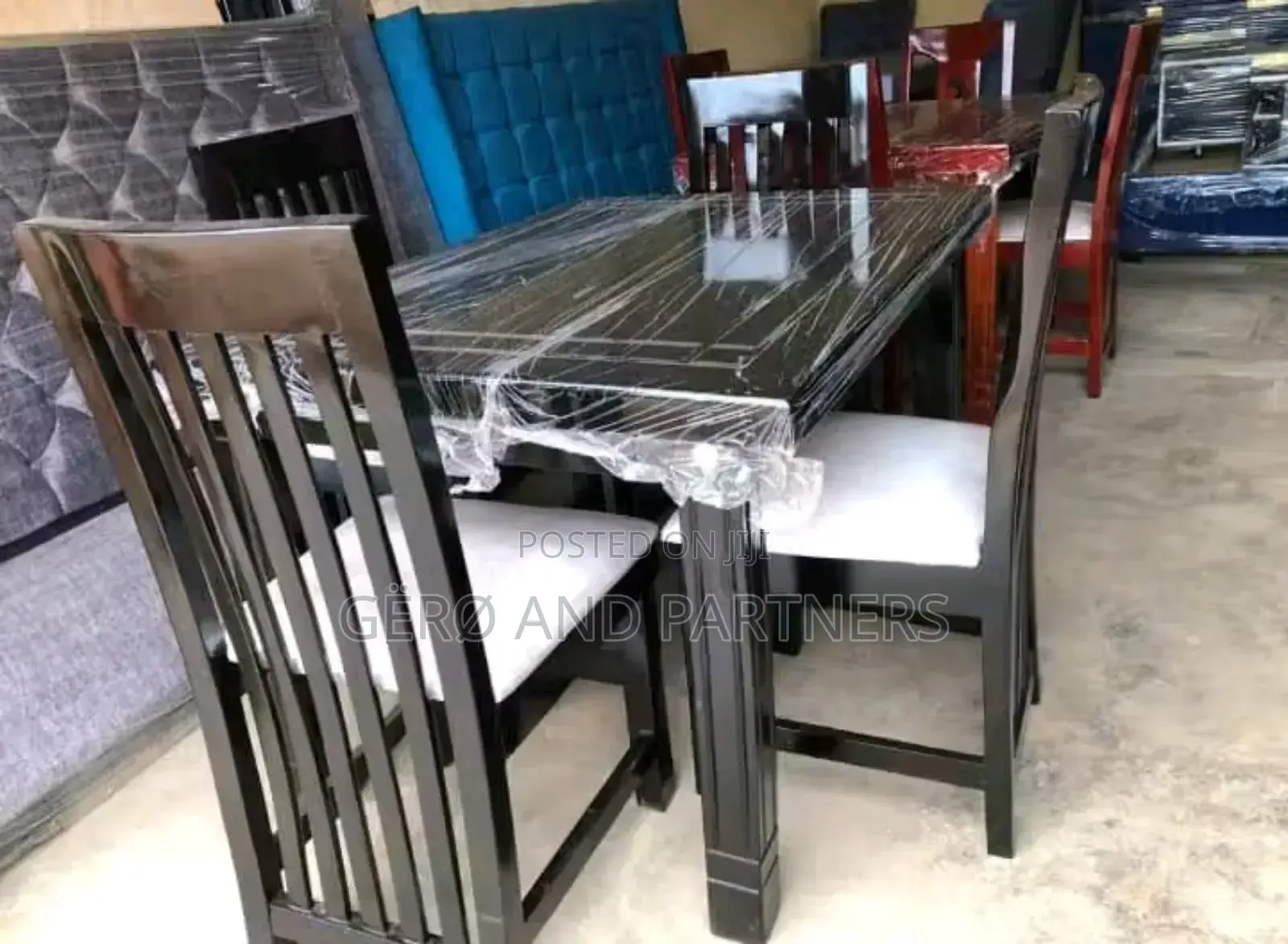 Legit Dining Seater