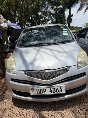 Toyota Ractis 1.5 AWD 2008 Silver