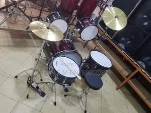 Yamaha Drum Set