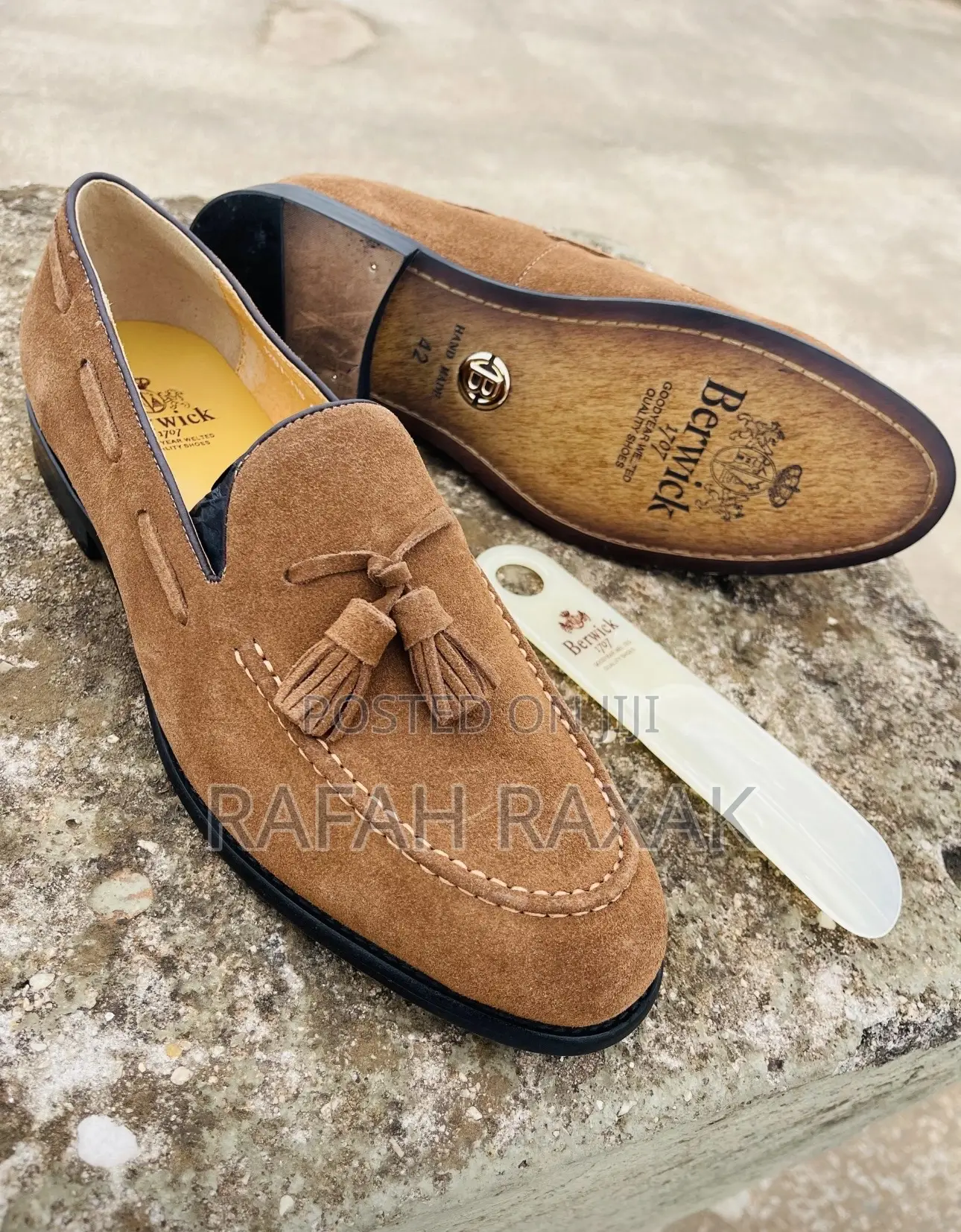 Men’S Classic Brown Berwick Suede Tassel Loafers