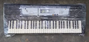 Yamaha PSR E-213 Keyboard