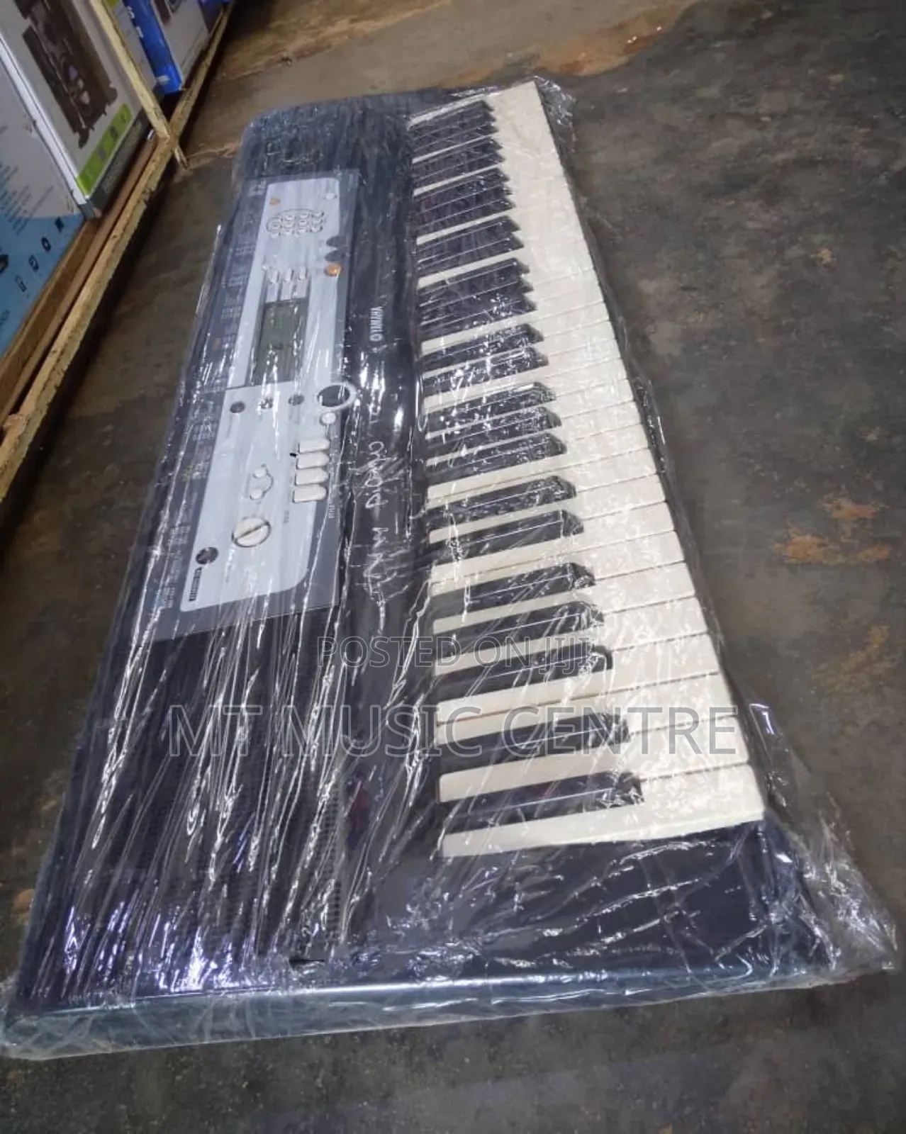 Yamaha PSR E-213 Keyboard