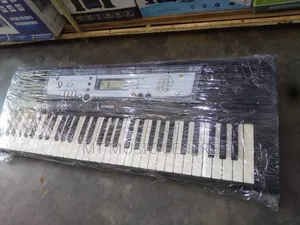 Yamaha PSR E-213 Keyboard