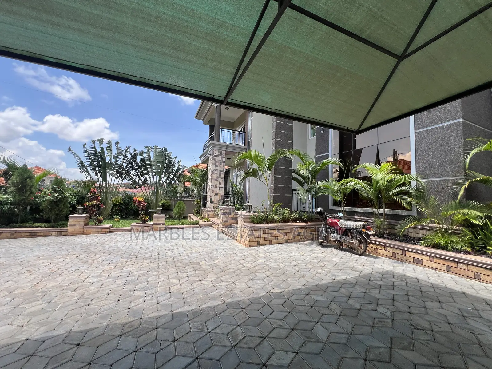 Furnished 5bdrm Villa in Kulambiro, Central Division for sale