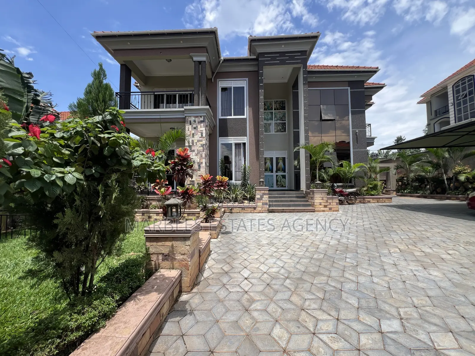 Furnished 5bdrm Villa in Kulambiro, Central Division for sale