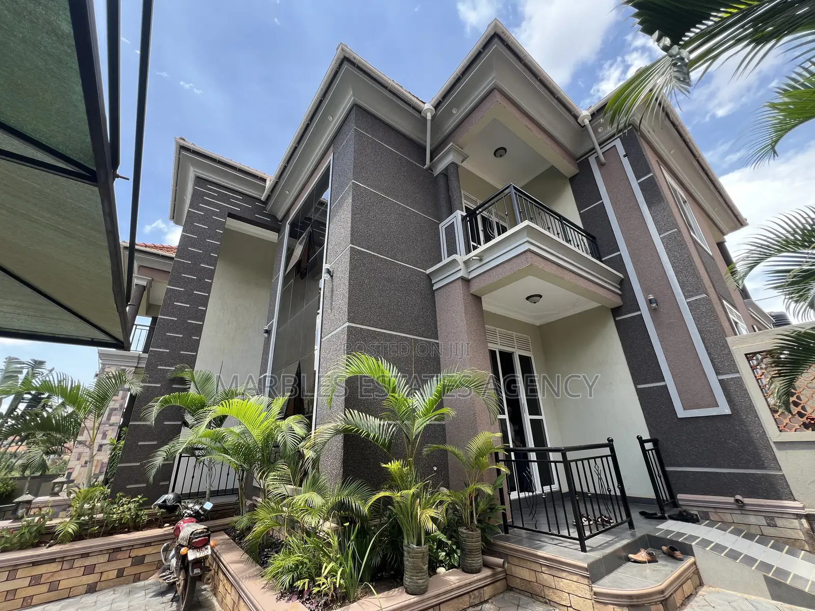 Furnished 5bdrm Villa in Kulambiro, Central Division for sale