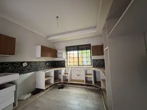 5bdrm House in Kigowa, Central Division for sale