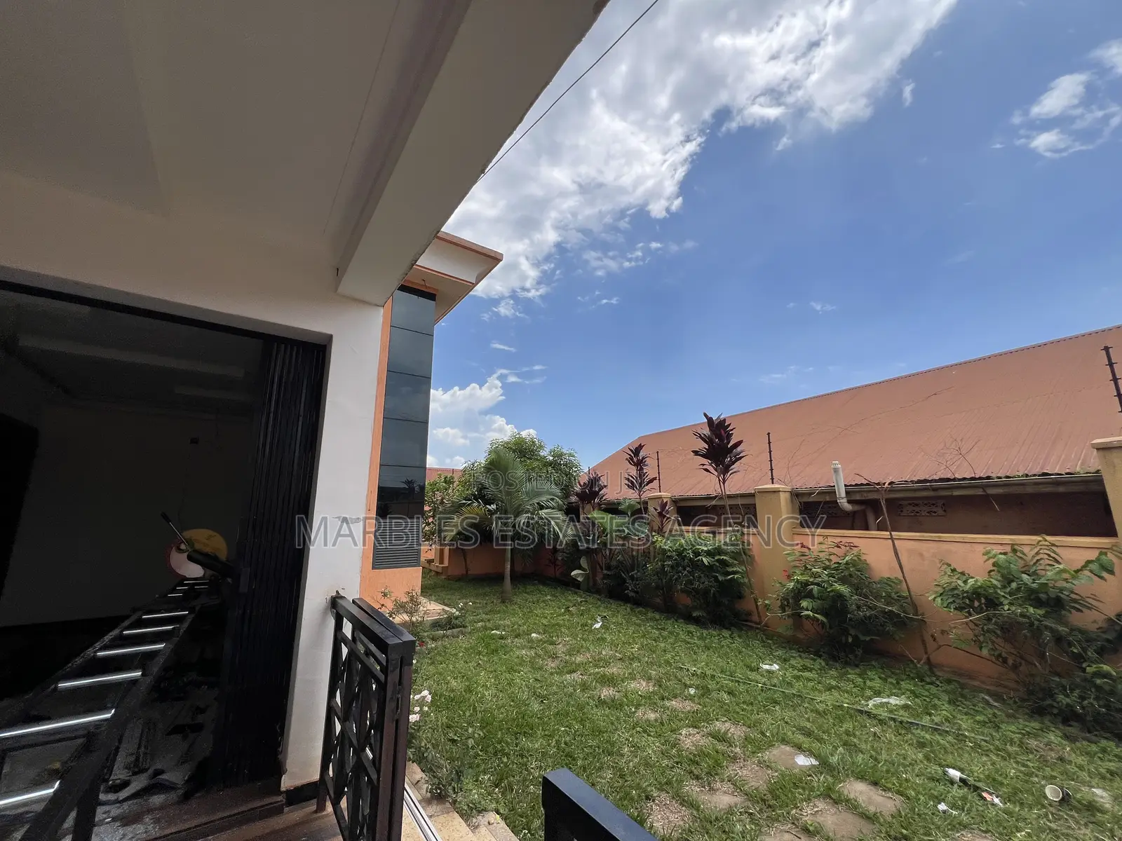 5bdrm House in Kigowa, Central Division for sale
