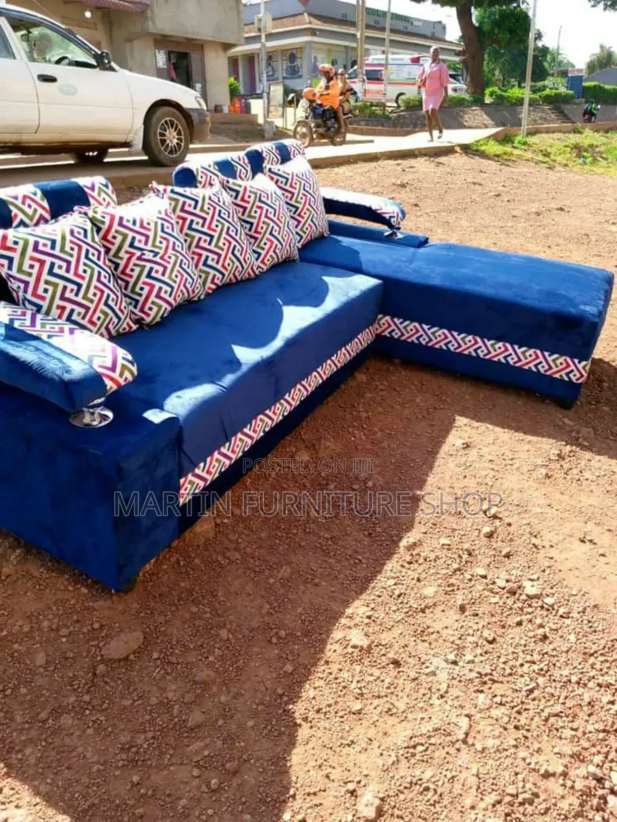 6 Seater Sofa Set Available for Sale Free 5 Cushions