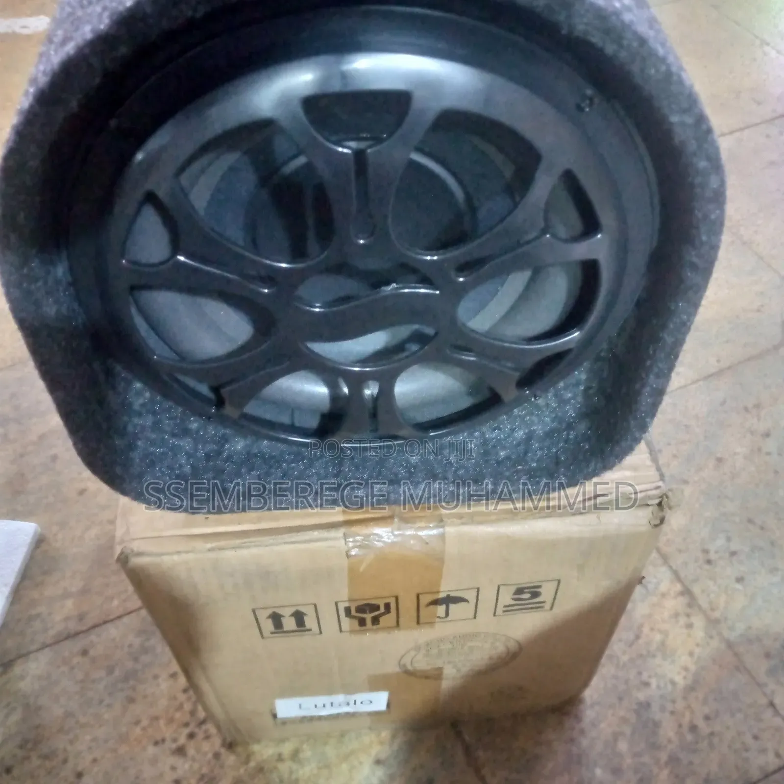 Car Speaker 8 Inches in Size