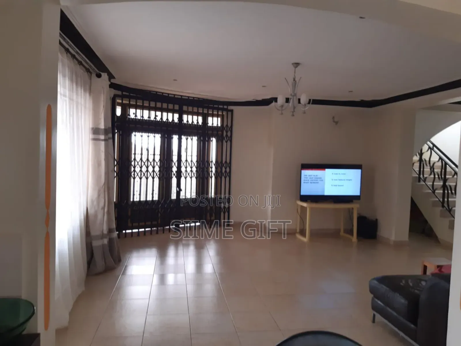 6bdrm Maisonette in Danrose Close, Central Division for sale