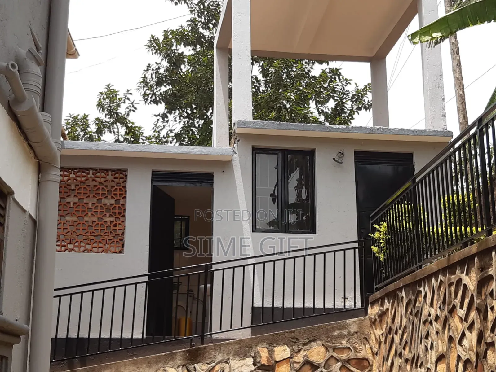 6bdrm Maisonette in Danrose Close, Central Division for sale