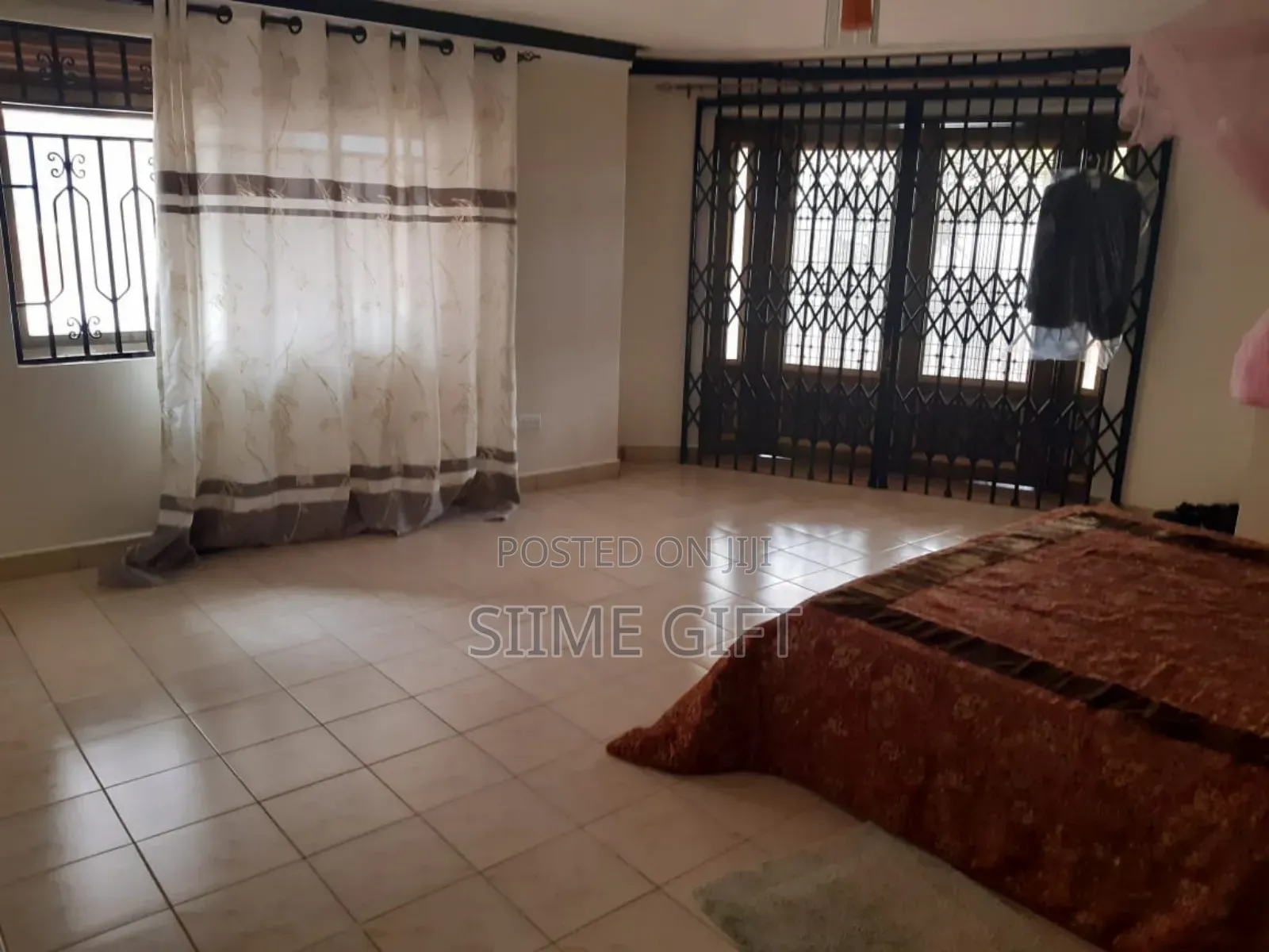 6bdrm Maisonette in Danrose Close, Central Division for sale